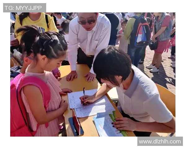 足球明星退役后的新生活探索与挑战:从绿茵场到人生新篇章 足球明星退役后的新生活探索与挑战:从绿茵场到人生新篇章